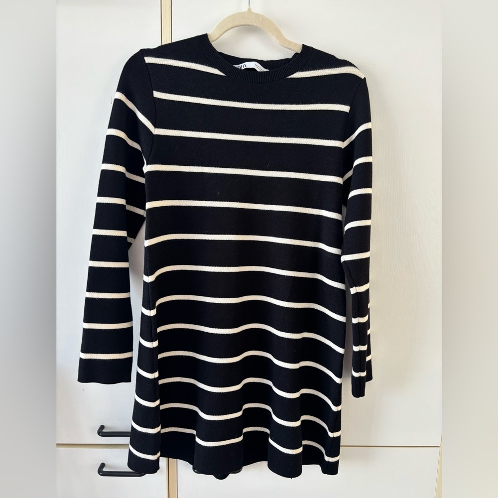 Zara Black Cream Striped Heavy Knit Sweater Dress M Minimalist Preppy Midi Soft - Picture 2 of 9
